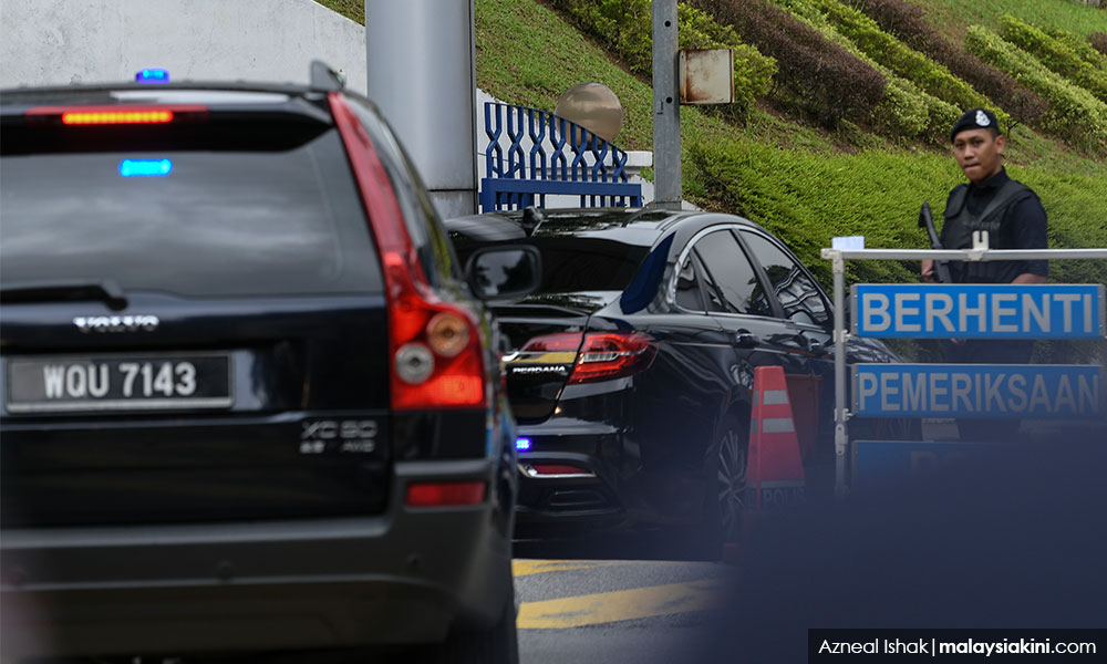 Najib Hadir Beri Kenyataan Di Bukit Aman