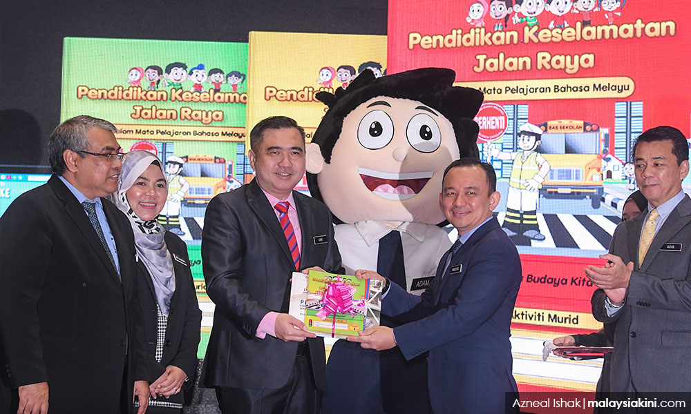 Loke proposes road safety module for Form Four, Maszlee likes it