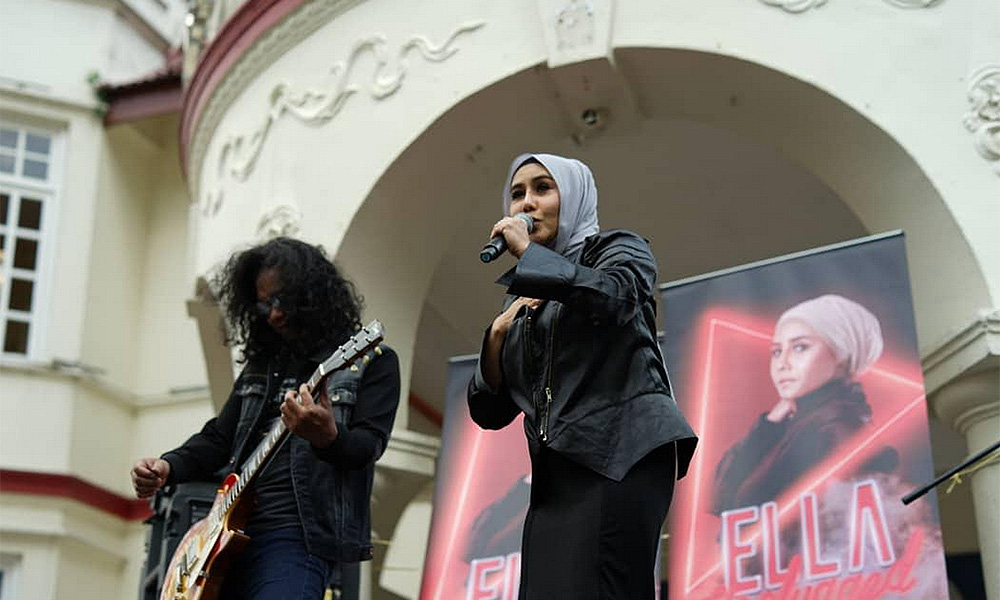 Ella pecah rekod persembahan dengan 200 pemuzik