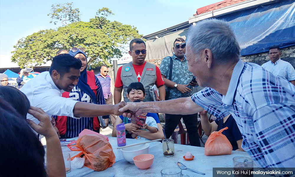 Calon PH sambut hari jadi sambil kempen