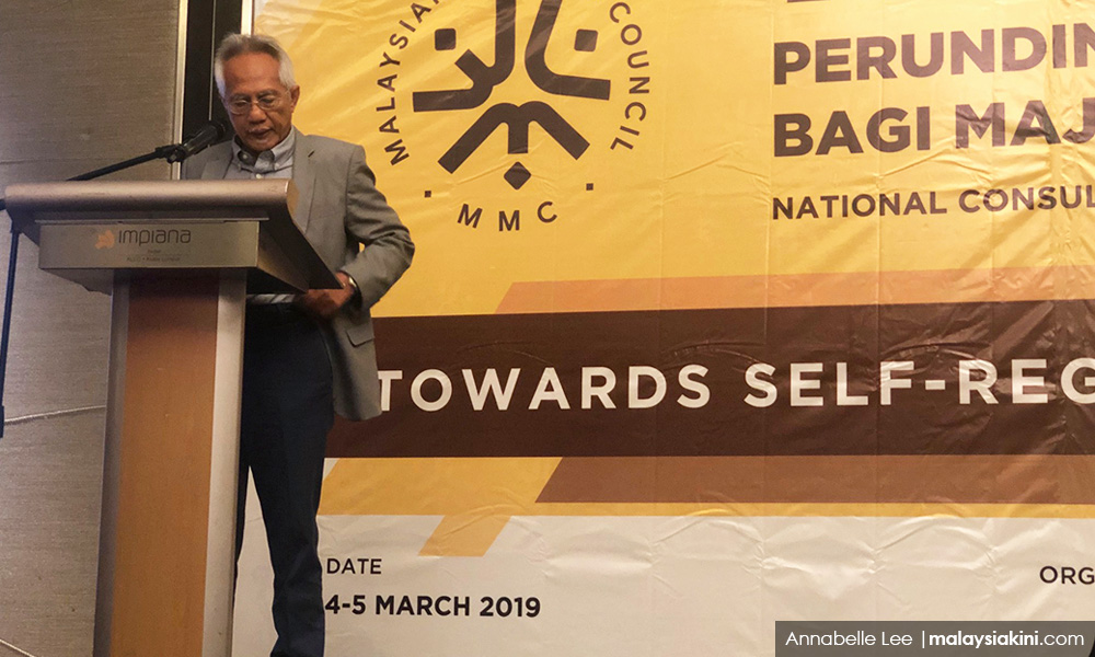 Kadir tak boleh jadi ‘penapis’ kami, kata kumpulan akademik