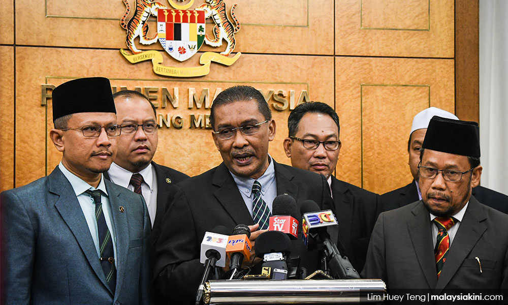 PAS persoal AG wakili Orang Asli saman k'jaan negeri