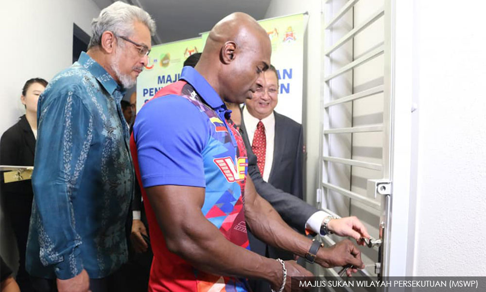 Jaguh bina badan syukur, tak perlu lagi tumpang rumah kawan