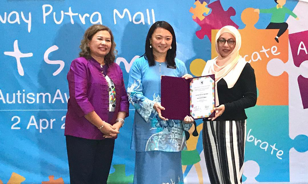 Tuah Redha buat Tunku Mona