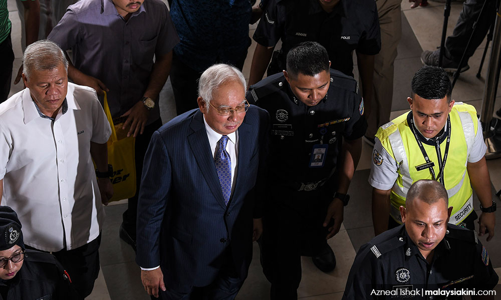 Percubaan Najib di saat akhir untuk tangguh perbicaraan gagal