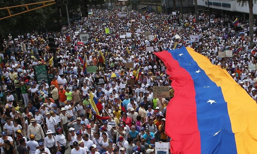 Venezuelan protests peter out as Maduro hangs on