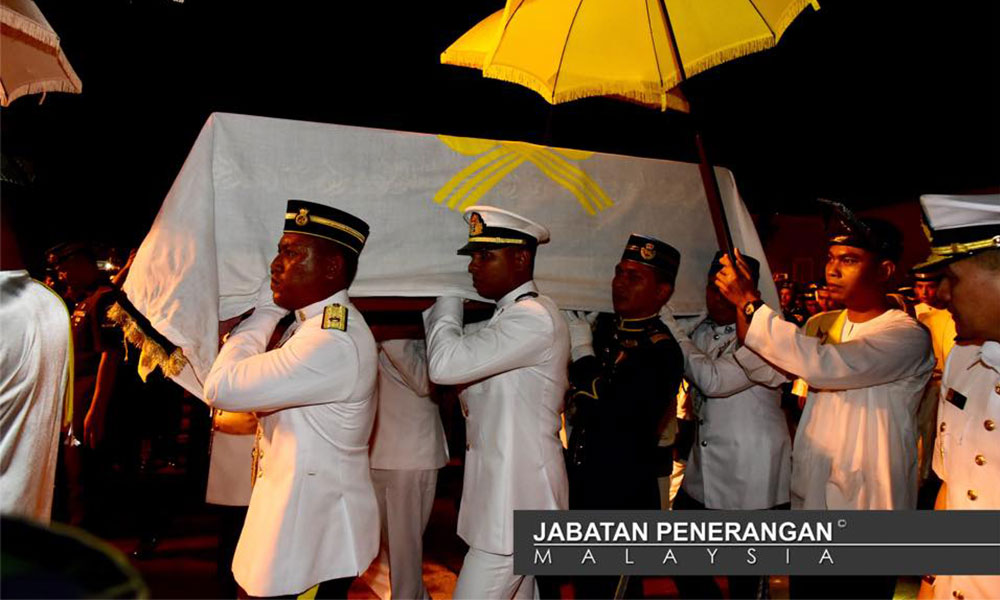 Almarhum prihatin nasib anak seni