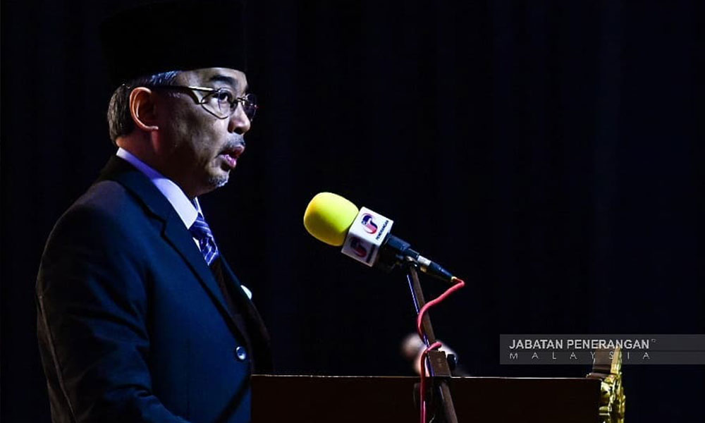 Agong terima anugerah Darjah Kerabat Mahkota Brunei