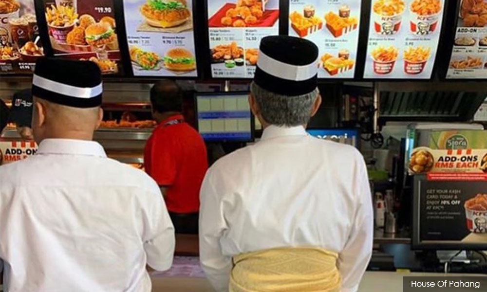 Agong Pun Beratur Beli Kfc