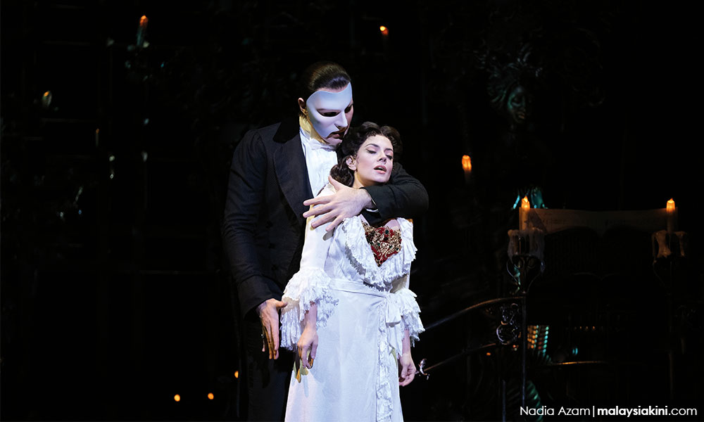 Tentang Phantom mengejar cinta di Istana Budaya