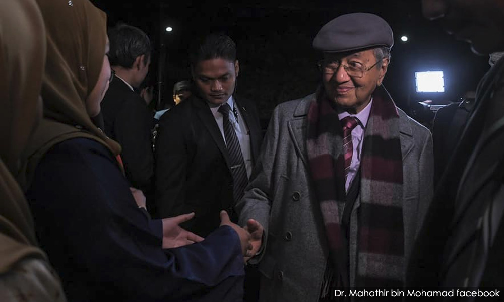 Dr M rai Aidilfitri dengan rakyat M'sia di London