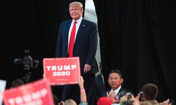 Presiden Trump Buat Lawak