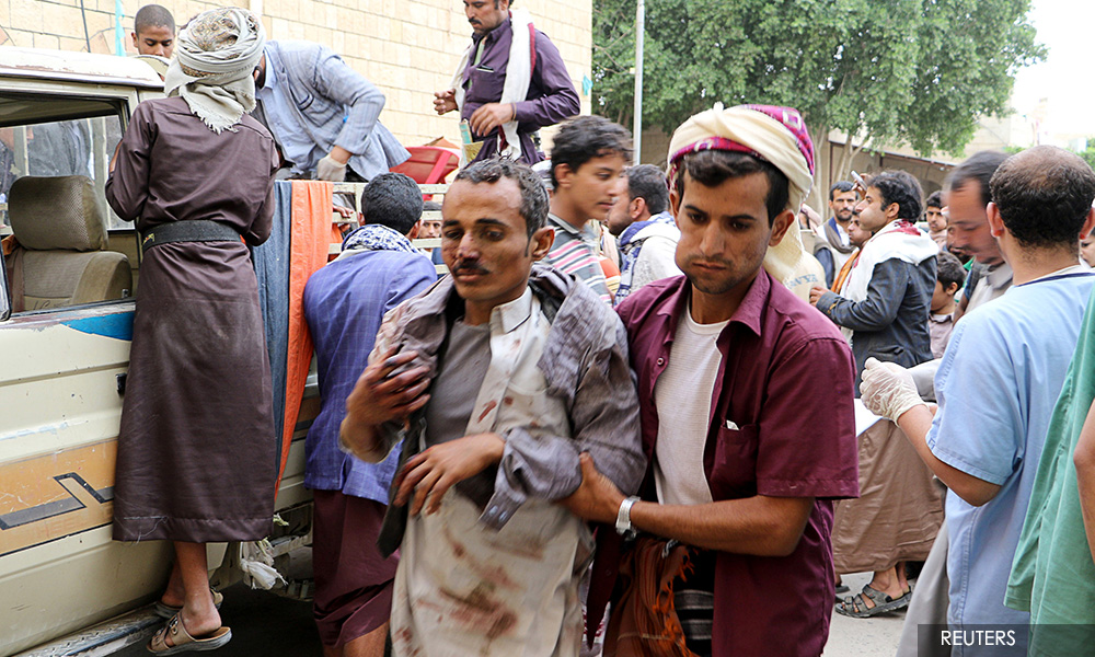 Attack on Yemen market kills more than 10, warring parties trade blame