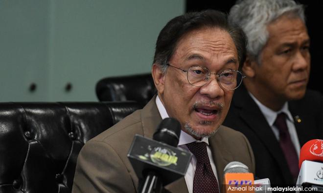 Anwar serah pada SPRM siasat exco Perak