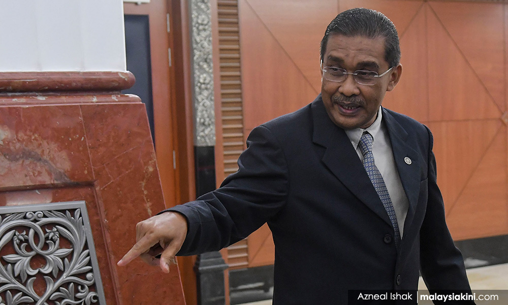 Govt and TV3 told to come clean if politics behind 'takbir raya' axing