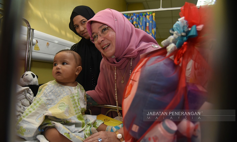 Tunku Azizah finds a place in the hearts of the people