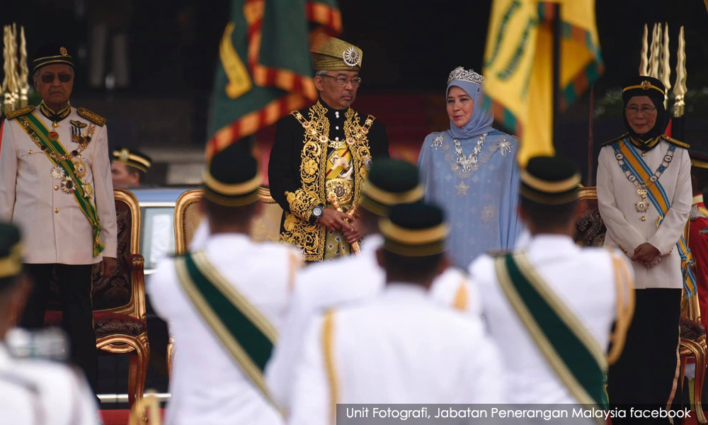 PM: Gov't will defend constitutional monarchy, rights of all M'sians