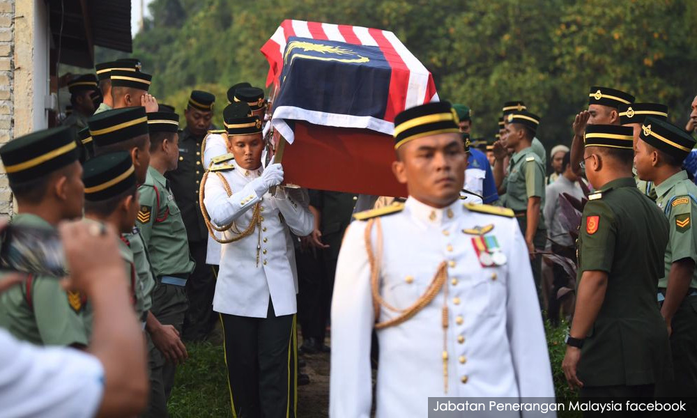 Why are we made to accept commando's death?
