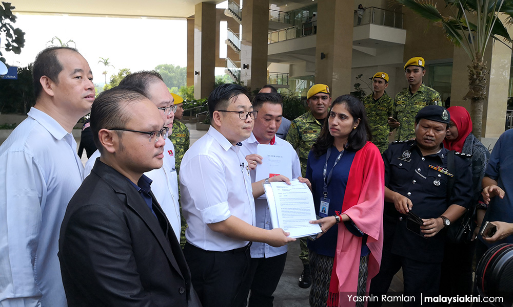 Pemandu e-hailing tak puas kod AH