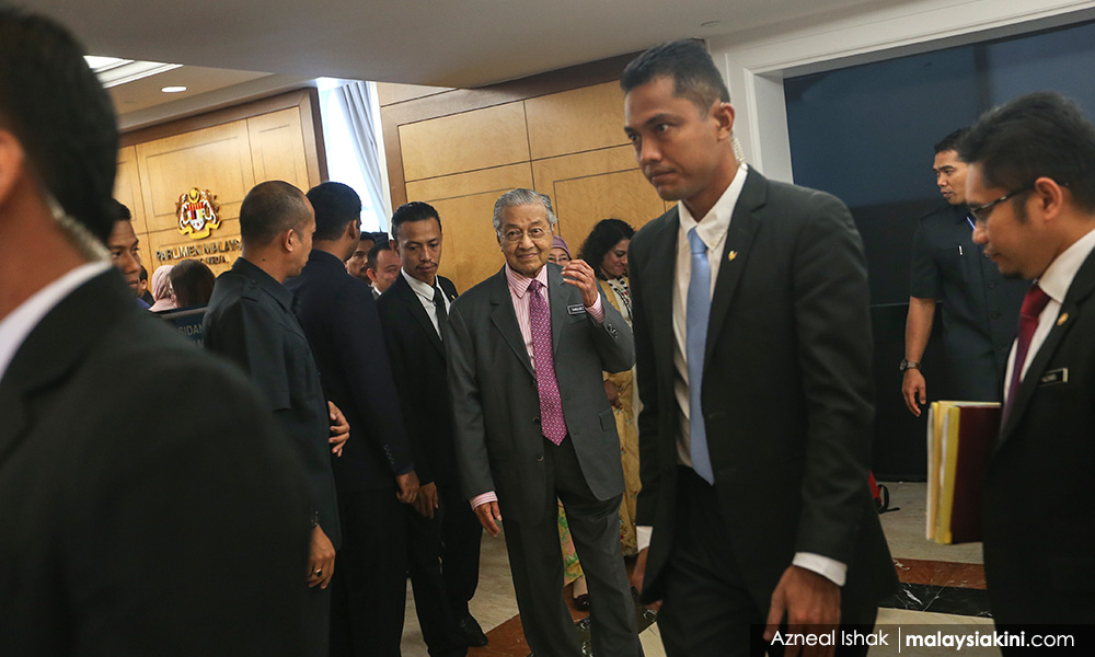 Mahathir beri amaran jangan ponteng parlimen