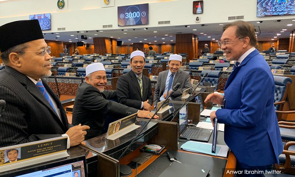 MP Umno dakwa ada usaha tubuh pakatan baru jika Anwar tak jadi PM