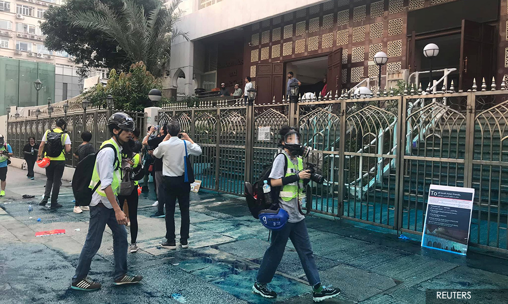 Hong Kong leader apologizes for mosque water cannon incident
