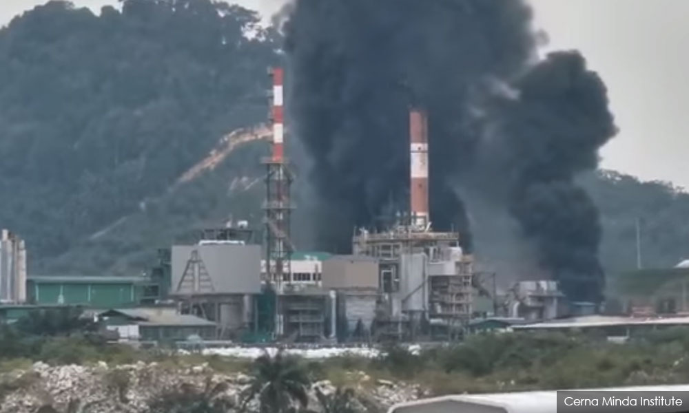 芙蓉废料中心火灾，爆发巨响浓烟蔽空