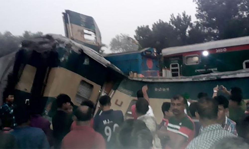 Bangladesh train collision kills 15, toll could rise