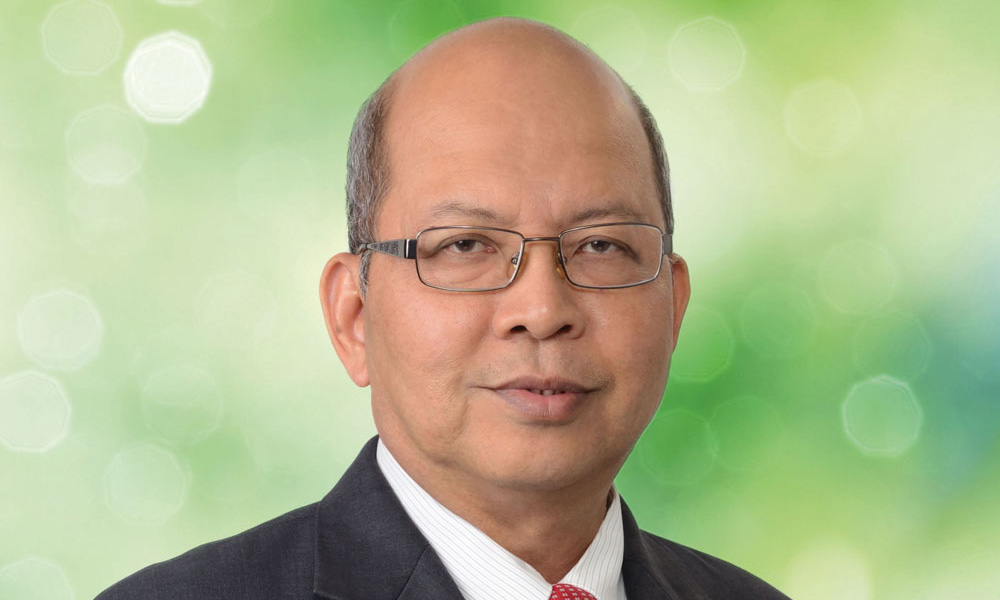 For Farizan, it pays to take the middle path