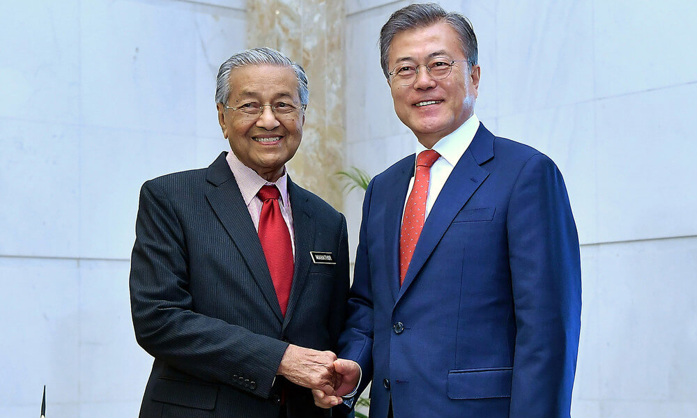 Moon to hold summit with Dr M, crowning this week's Asean diplomacy