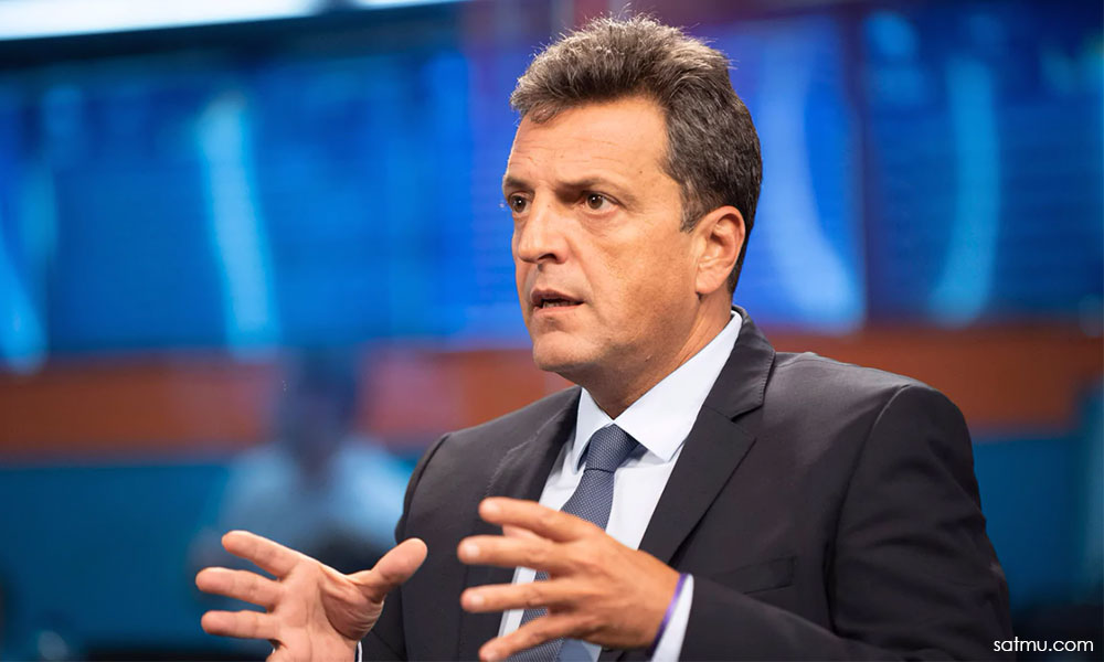 Argentina lawmakers to freeze wages amid economic crisis