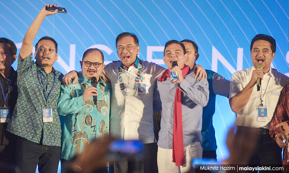 Panas belum reda, Teman Sejati pun bergema