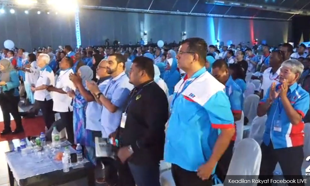 Crowd roars over clarion call to sack Azmin's supporters