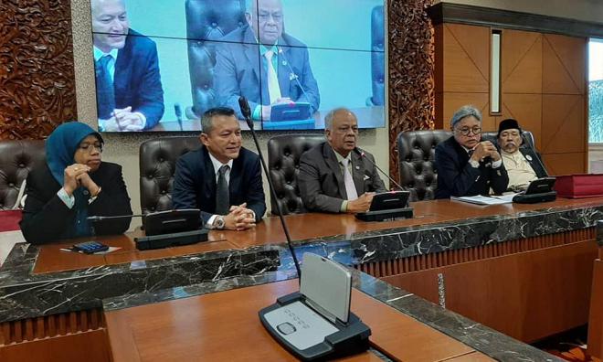 职工总会晤上议院理事会，促驳“分化工会”修法