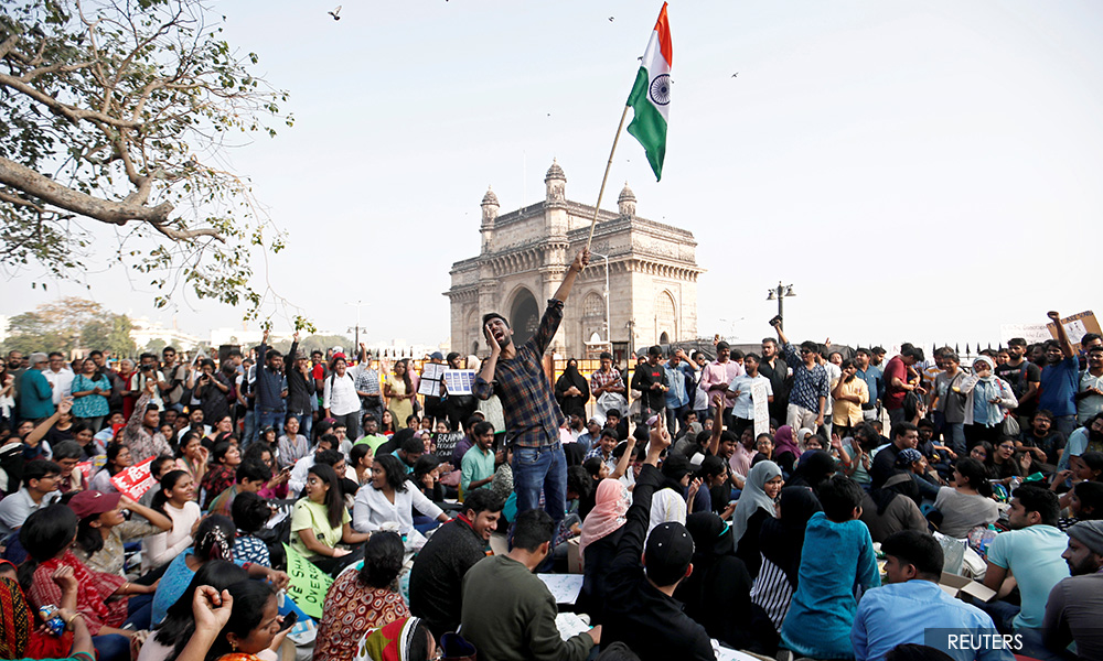 Facing criticism, Delhi police probe attack on students at elite university
