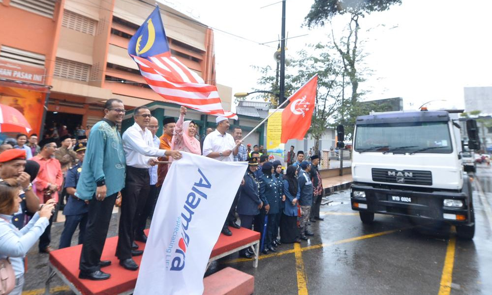 Kelantan terima sumbangan 12 lori sampah