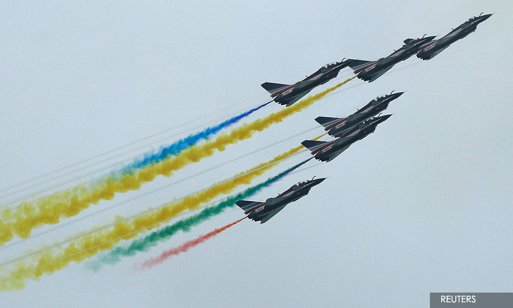 Singapore kicks off depleted air show amid coronavirus clampdown