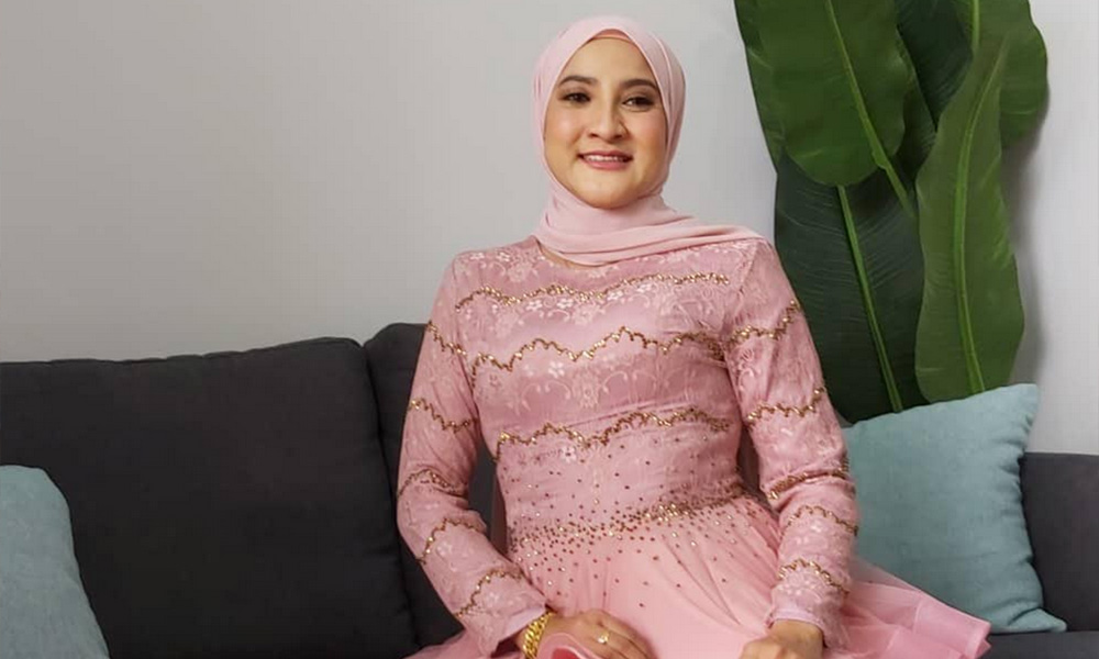 Azza ada cara kekal relevan