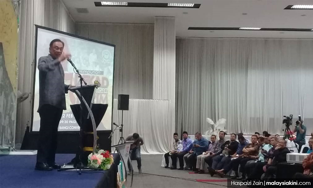 Anwar wants PKR and allies to toe the line on Harapan transition decision