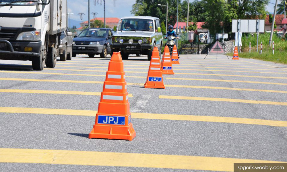Anggota JPJ cedera dilanggar pemandu lari sekatan jalan raya