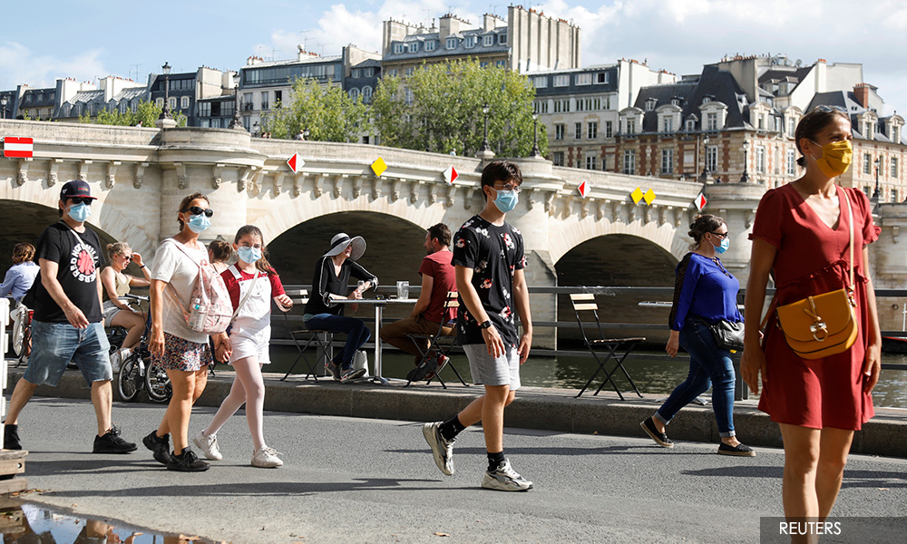 France asks citizens to wear masks again in public transport