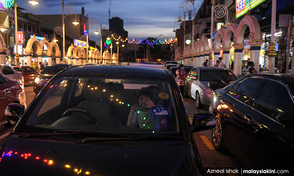 Festive mood in Brickfields as Deepavali shopping peaks