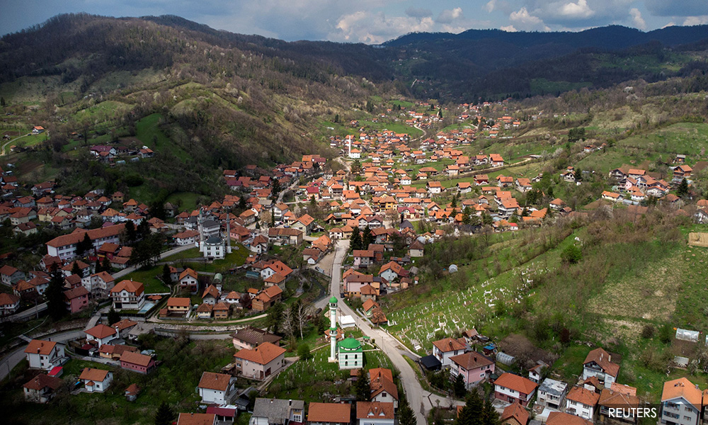 Russia suspends financing of Bosnia peace envoy's office