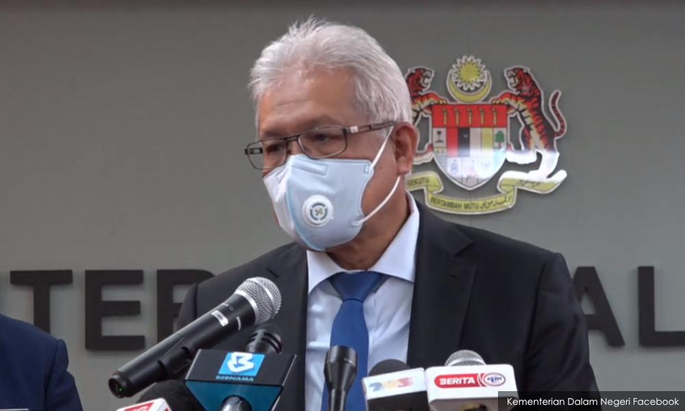 Woman abandoned by Indonesian mother receives citizenship