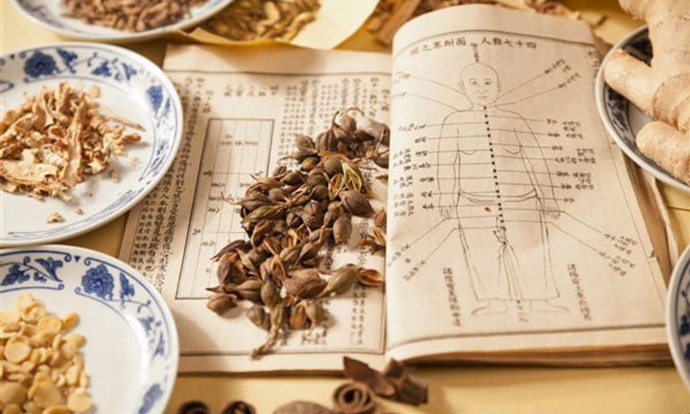 至今近七千传统医生注册，近三分二是中医