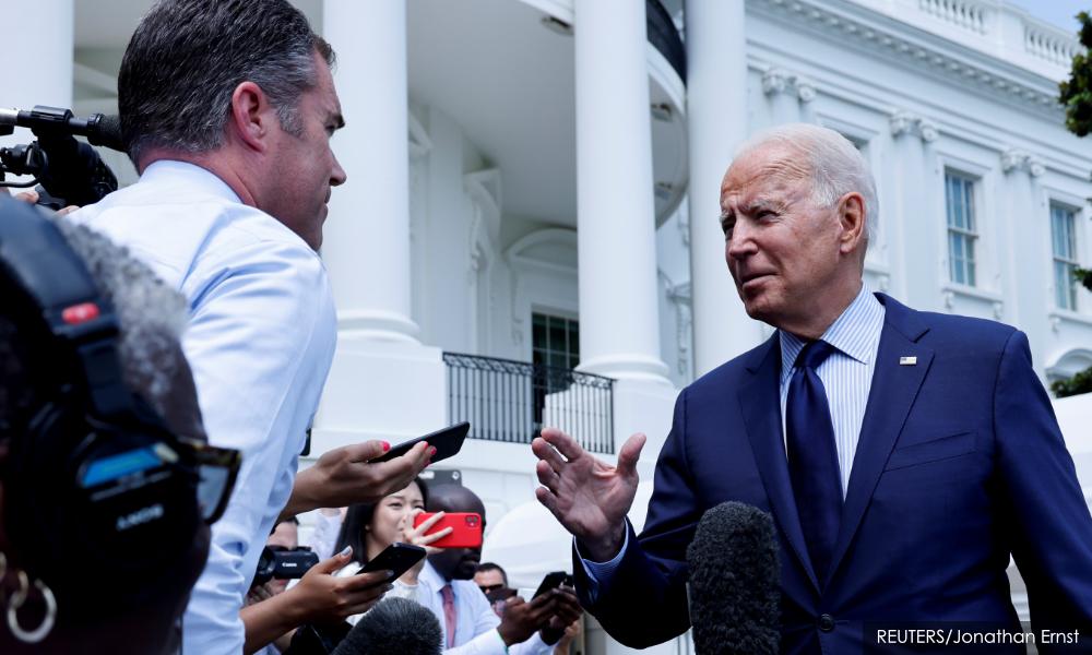 Biden perintah larang dagangan, pelaburan di timur Ukraine