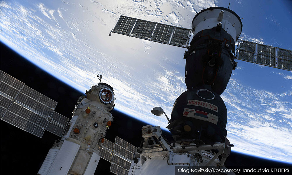 New Russian team arrive at space station amid Ukraine war tension