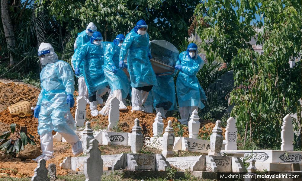 Remains of Covid-19 patients can be bathed, shrouded – Khairy