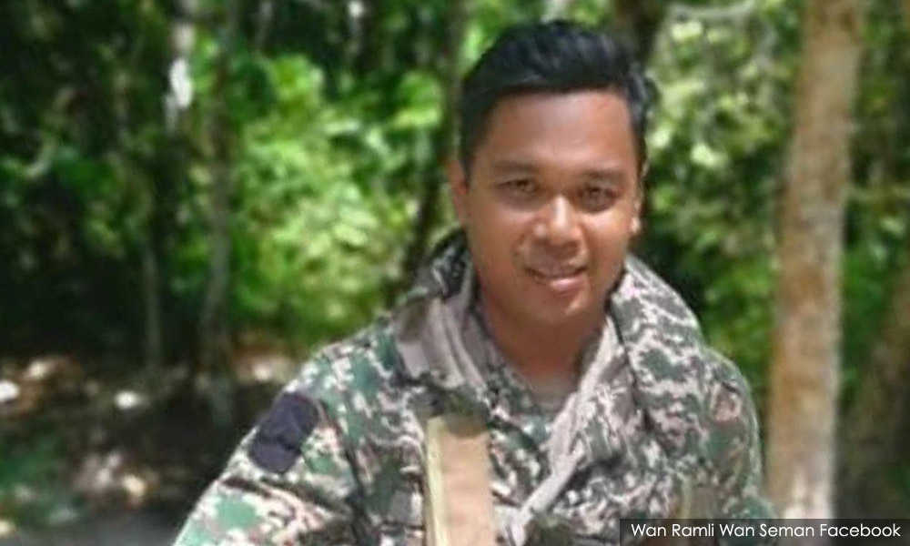 Ex-soldier who refused vaccine fails legal bid for reinstatement