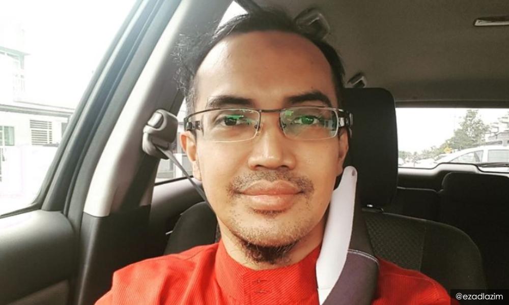 Ezad Lazim 'pening' dek Mengintai Tirai Dari Kamar